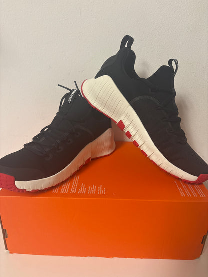 Nike Free Metcon 6, Größe 41 in schwarz/weiss/rot