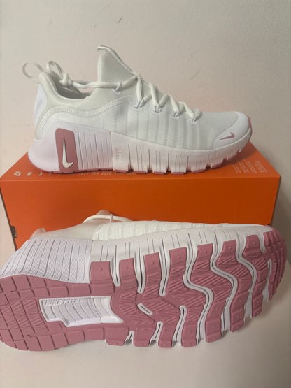 Nike Free Metcon 6, Größe 42,5 in weiss/brombeere/pinkton
