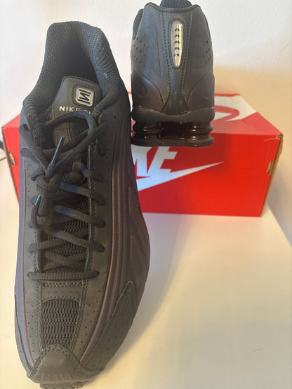 Nike Shox R4 in dunkellila, Größe wählbar