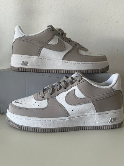 Nike Air Force 1 weiß/braun, Größe 38,5