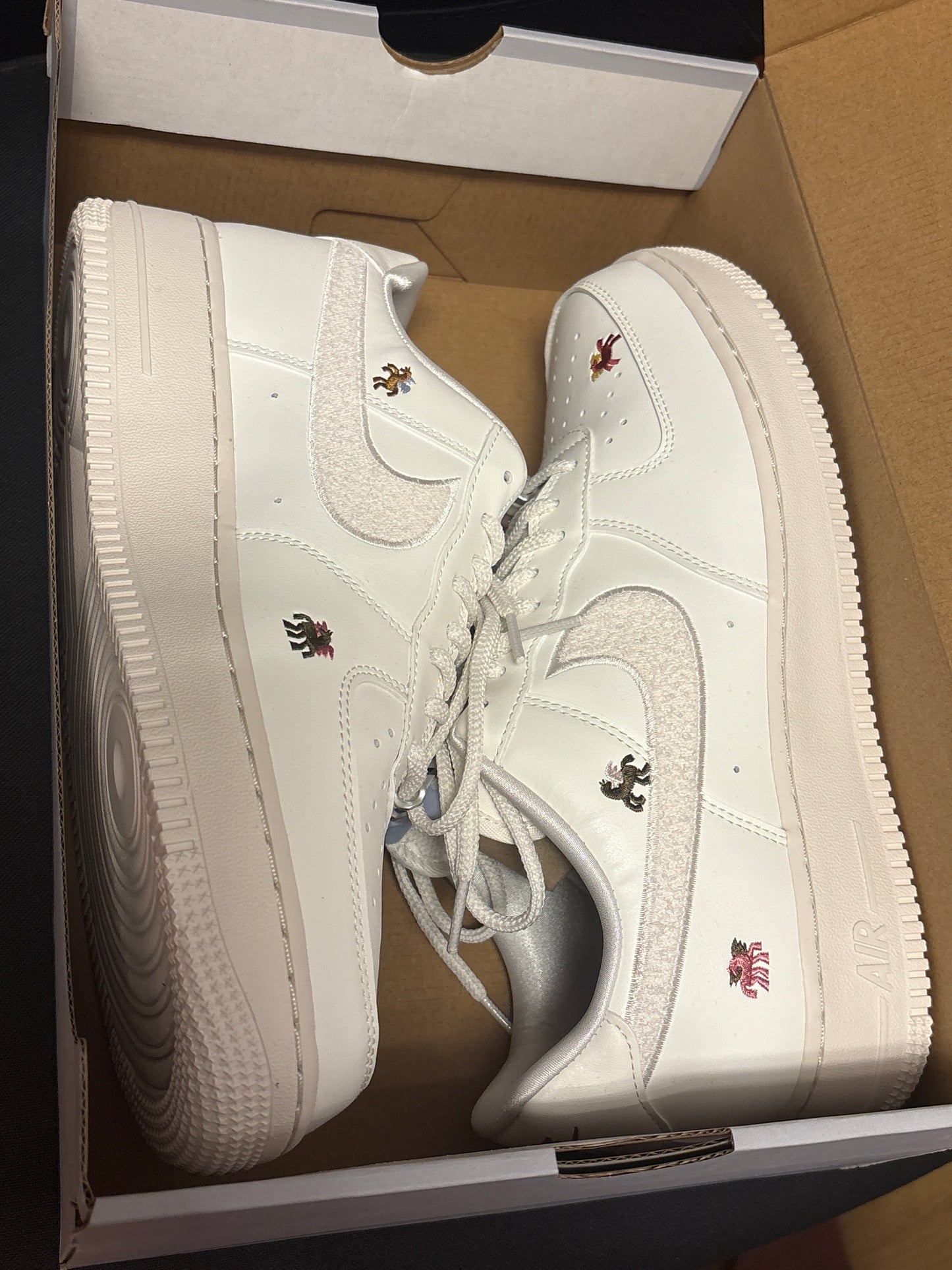 Nike Air Force 1 weiß mit Pferden, Größe 43