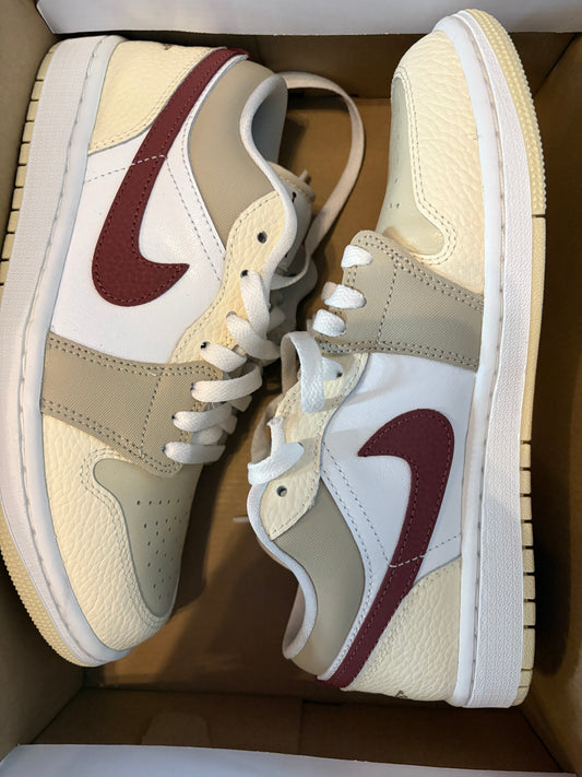 Air Jordan 1 low, weiss/creme/weinrot/braun, Größe wählbar