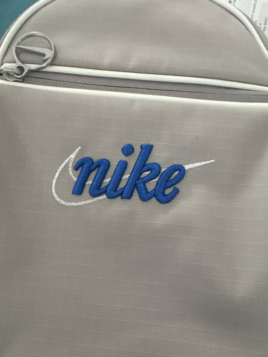 Nike Rucksack grau/weiss