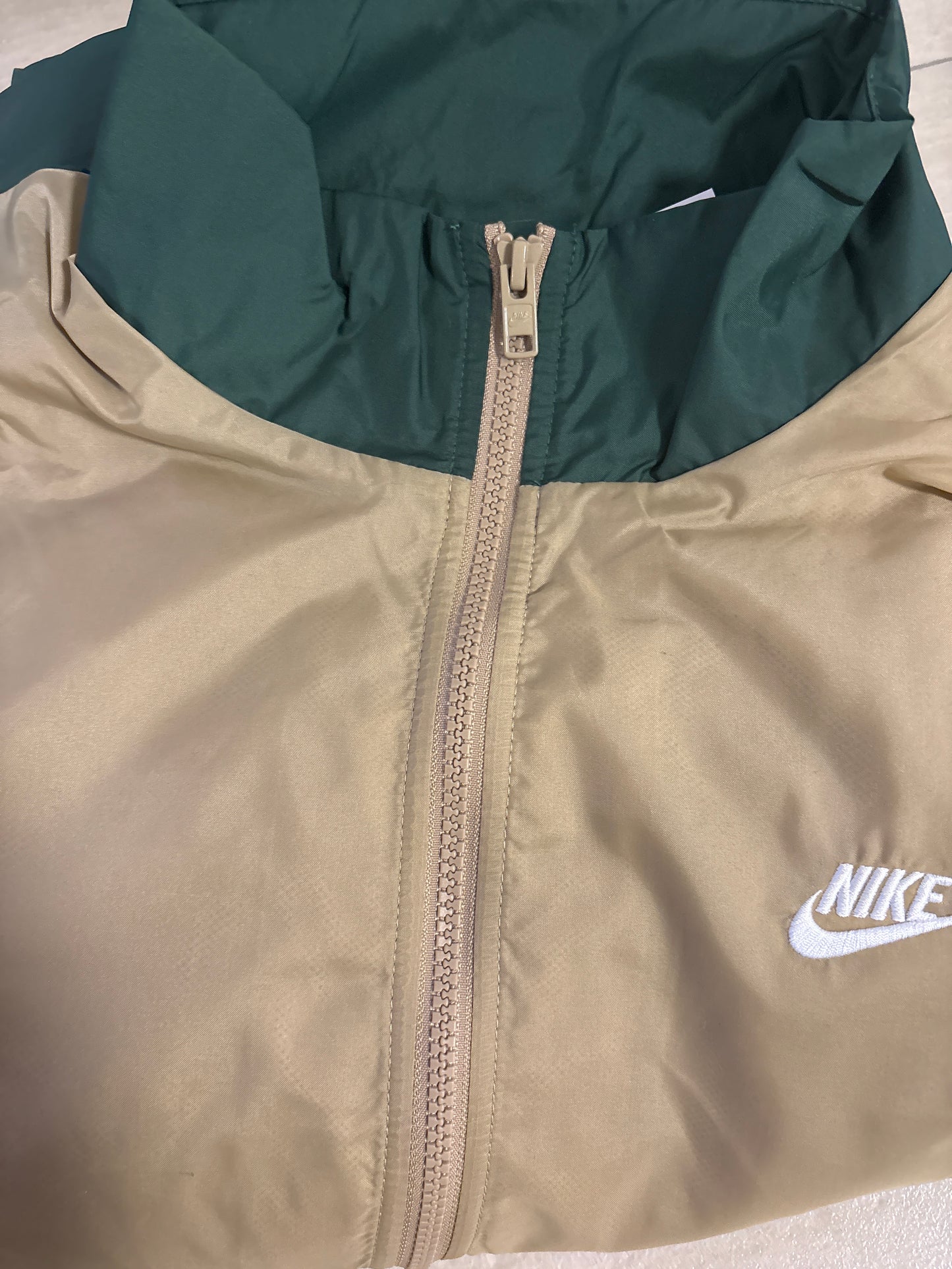Nike Trainingsanzug, Größe wählbar in grün/braunton