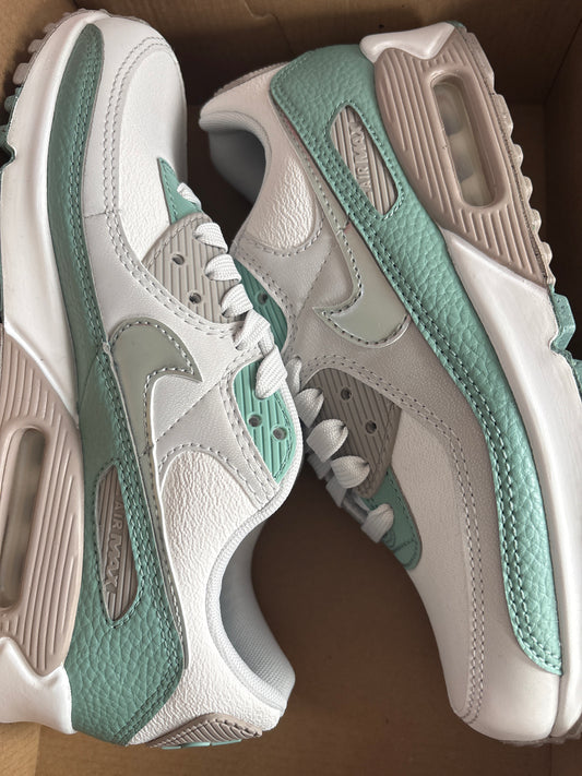 Nike Air Max 90 in weiss/grau/silber/mint, Gr. 38