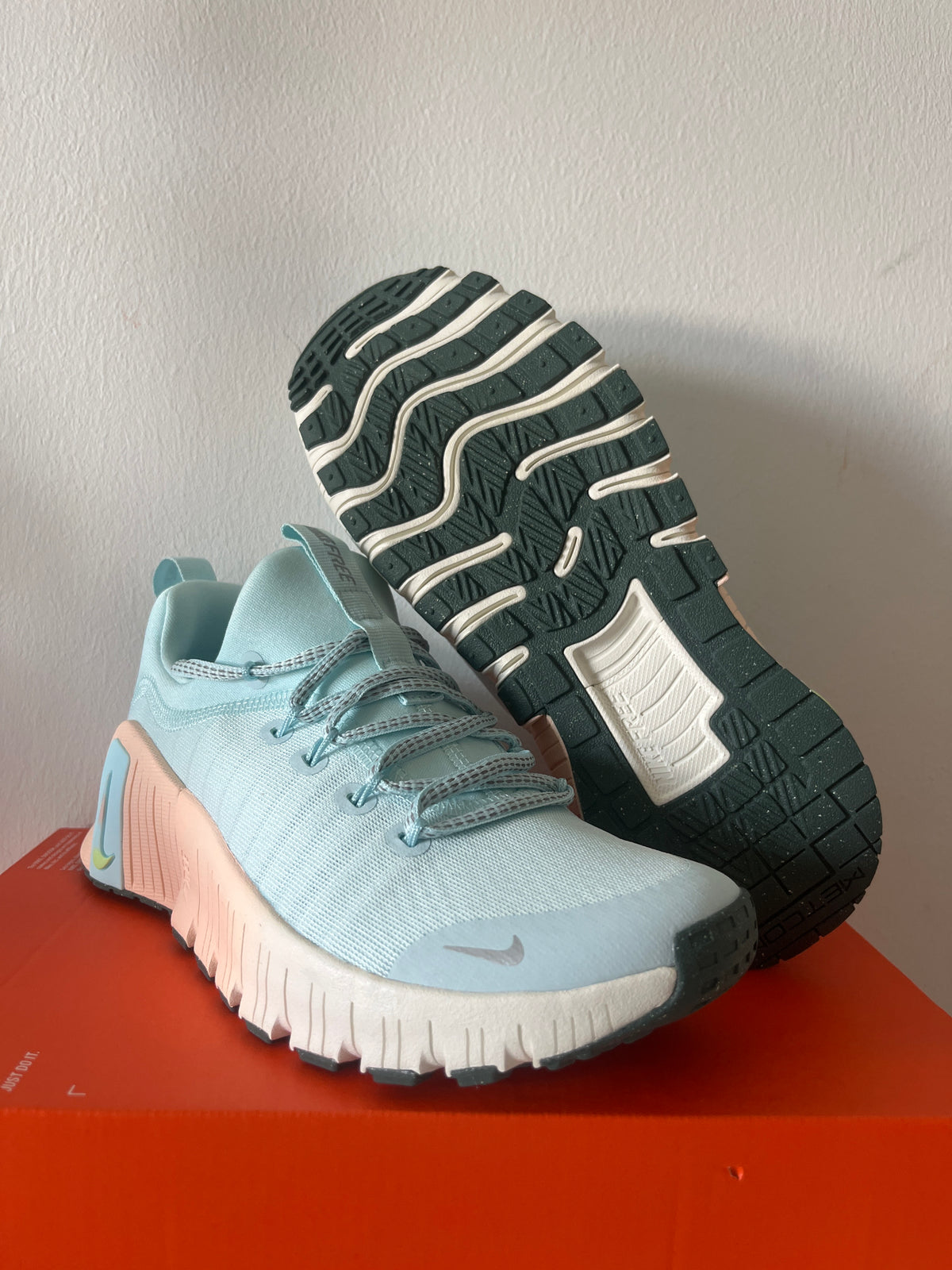 Nike Free Metcon 6 in hellblau/creme/türkis, Größe 37,5