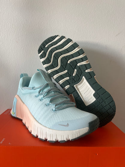 Nike Free Metcon 6 in hellblau/creme/türkis, Größe 37,5