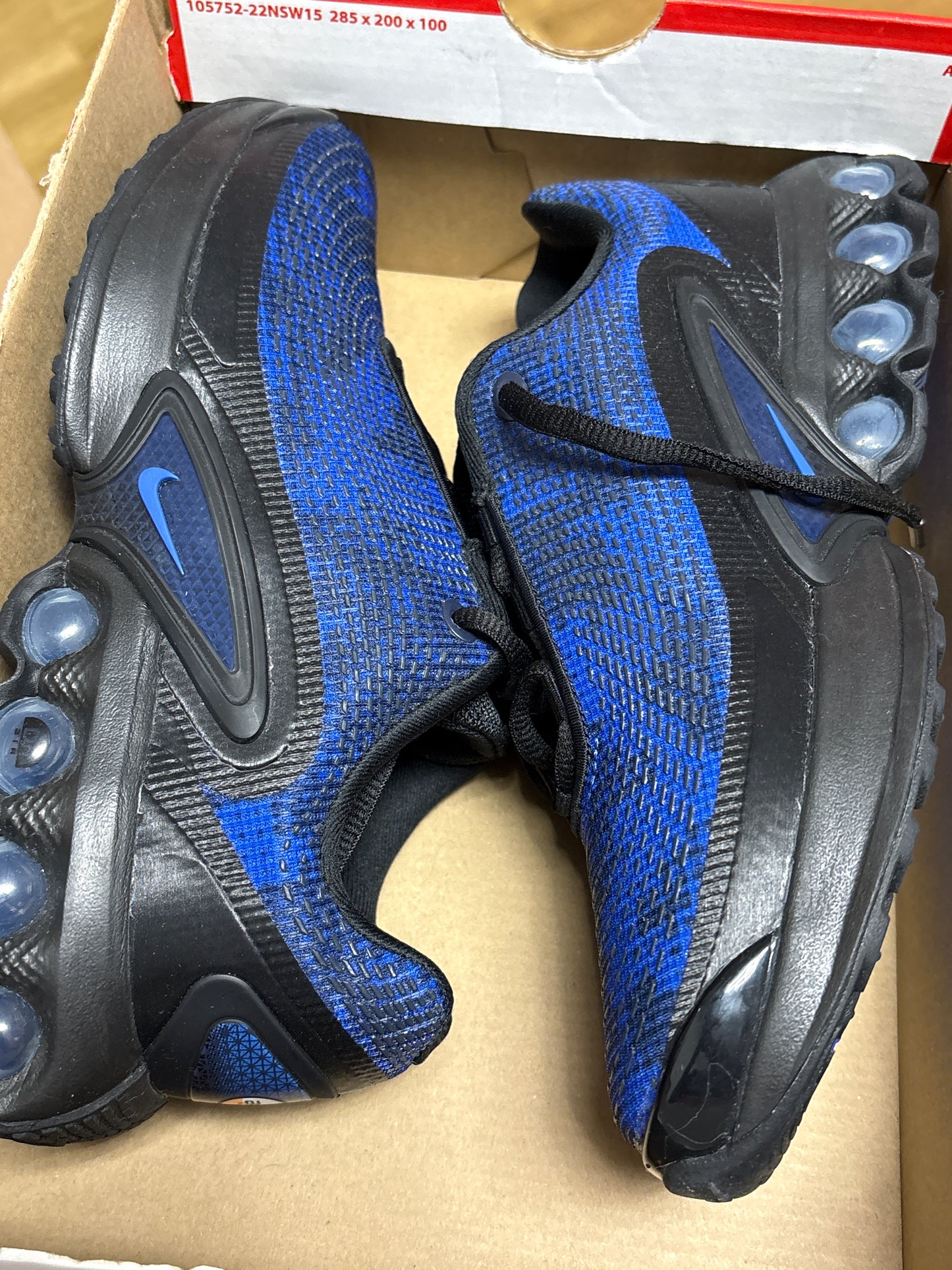 Nike AirMax DN in schwarz/blau, Größe 35,5