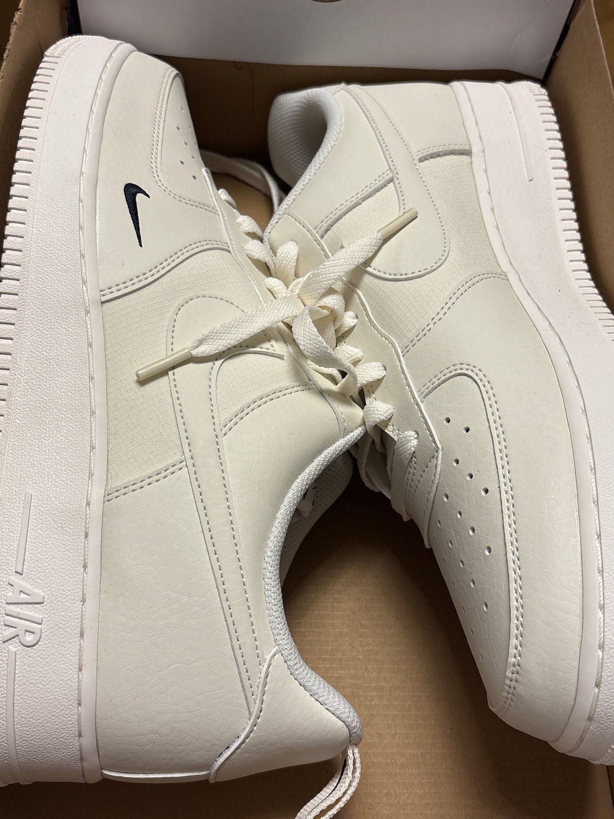 Nike Air Force 1 creme/weiß, Größe 47