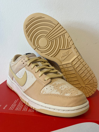 Nike Dunk low in creme/orange mit Mustern, Größe 44,5