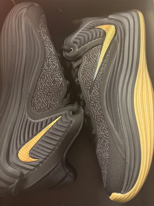 Nike Giannis Freak 7, in schwarz/gold, Größe wählbar