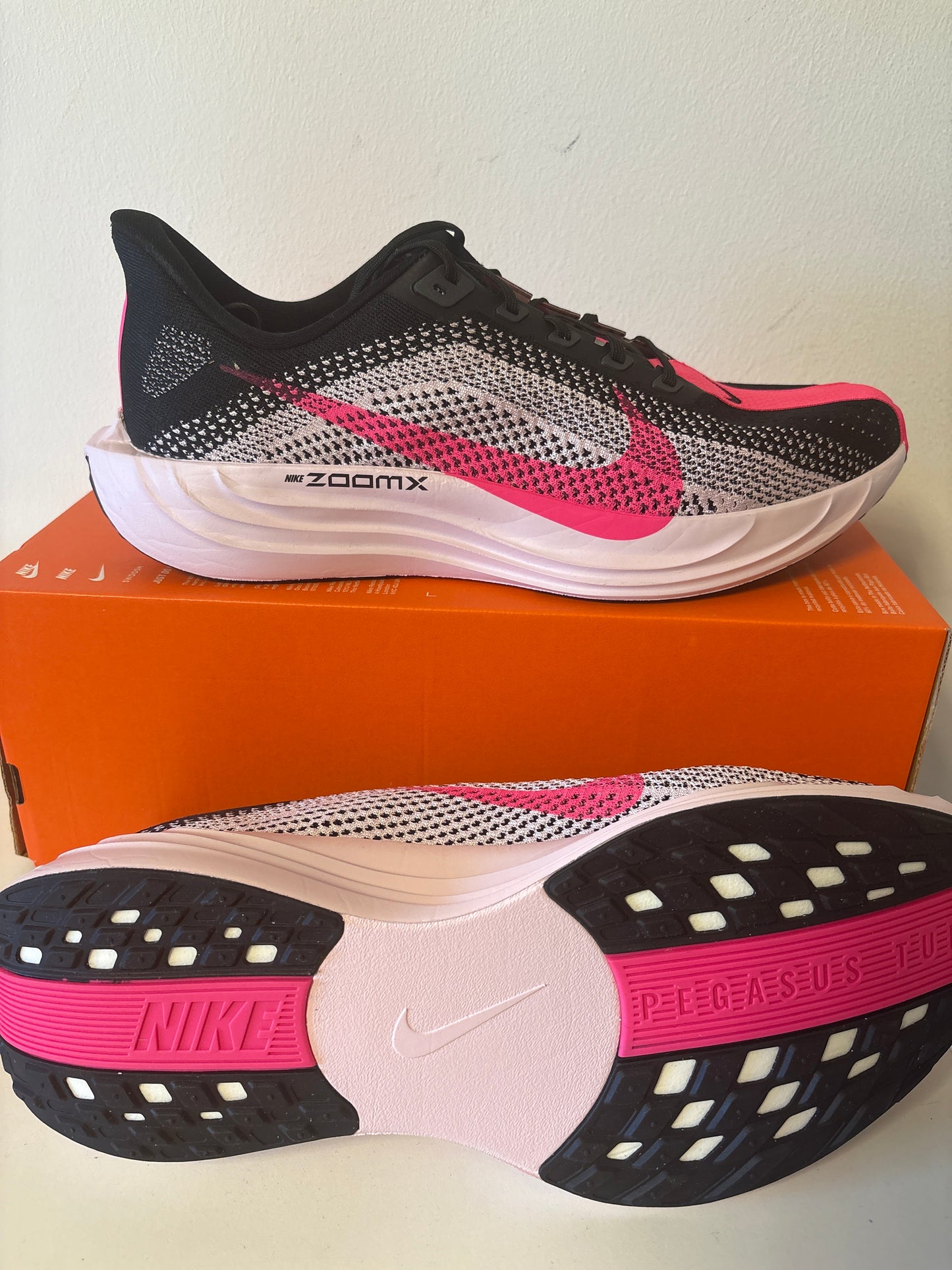 Nike Pegasus Plus, pink/schwarz, Größe 48,5