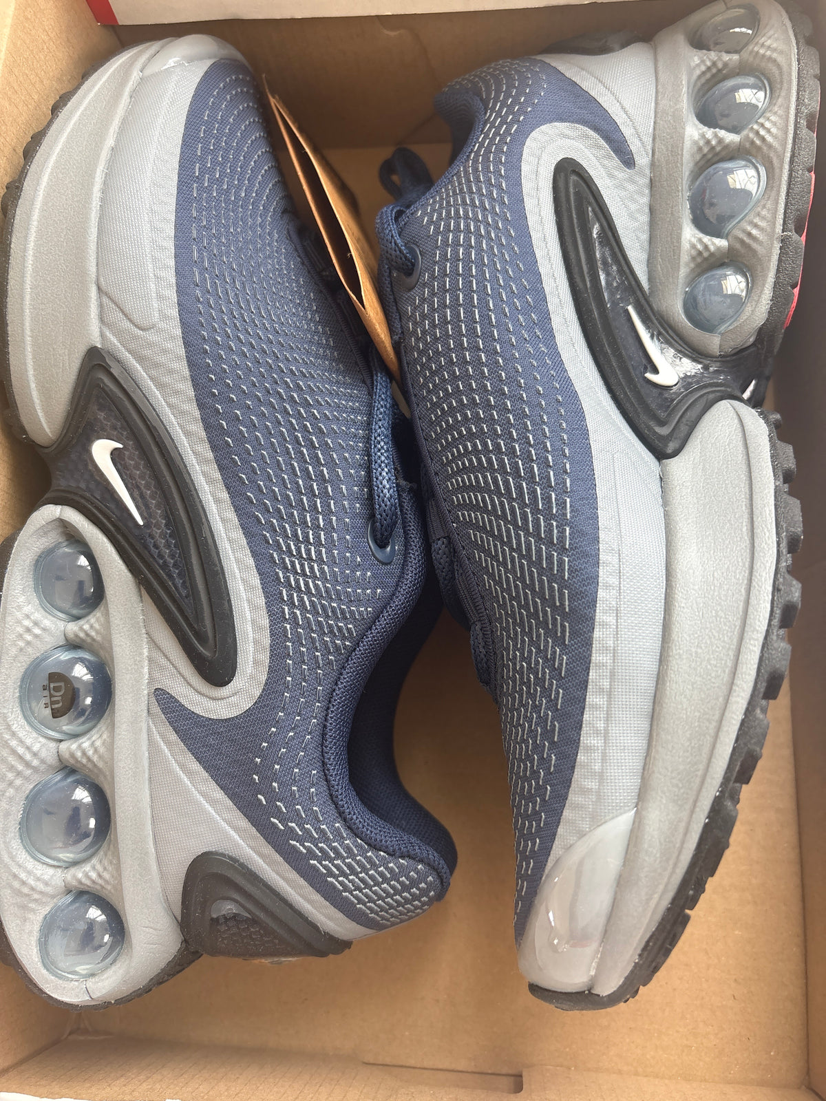 Nike Air Max DN in grau/dunkelblau, Größe 36,5