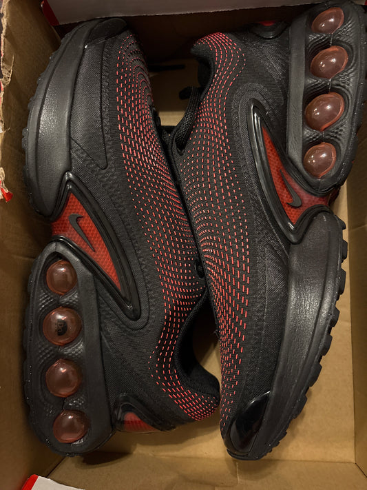 Nike Air Max DN in schwarz/rot, rote Akzente Gr. Wählbar