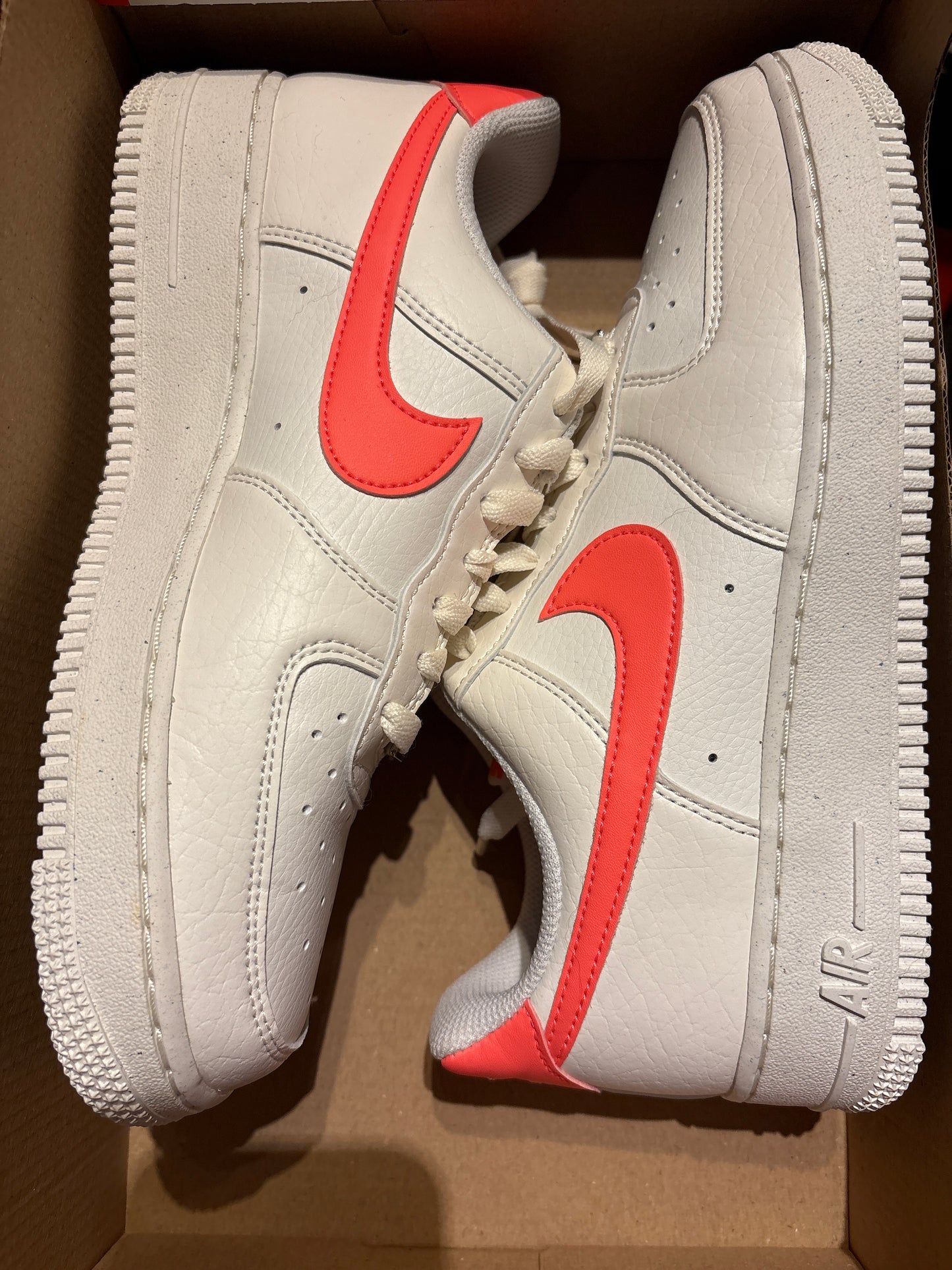 Nike Air Force 1 in rot/orange, Größe 38,5