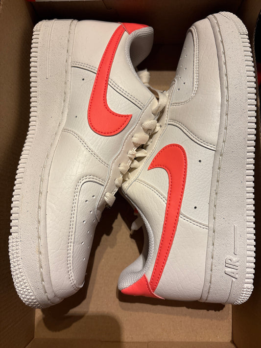 Nike Air Force 1 in rot/orange, Größe 38,5