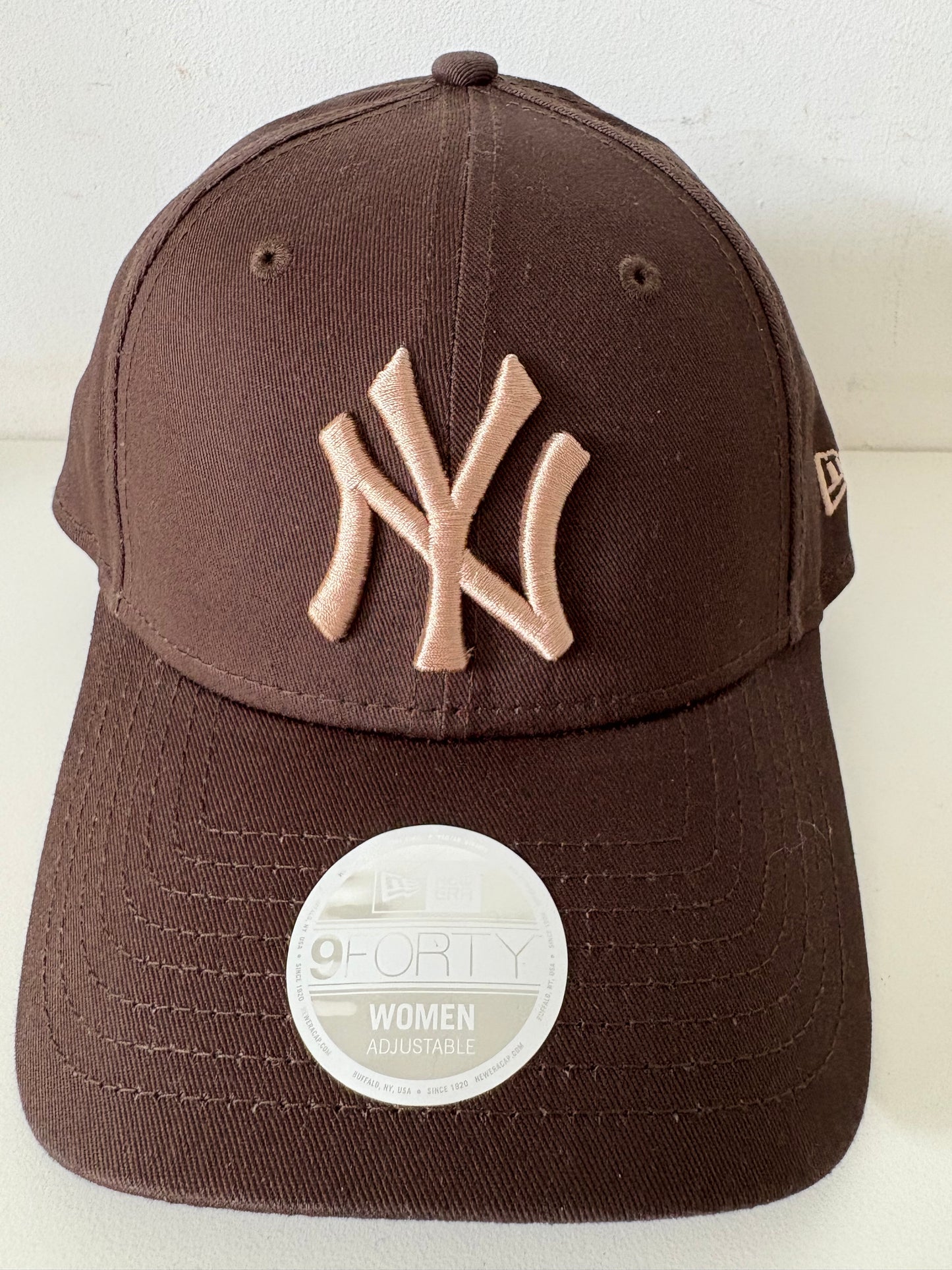 New Era Frauen Cap New York Yankees in dunkelbraun, Größe verstellbar