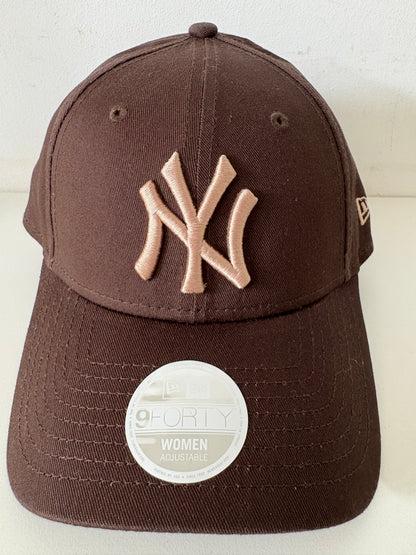New Era Frauen Cap New York Yankees in dunkelbraun, Größe verstellbar