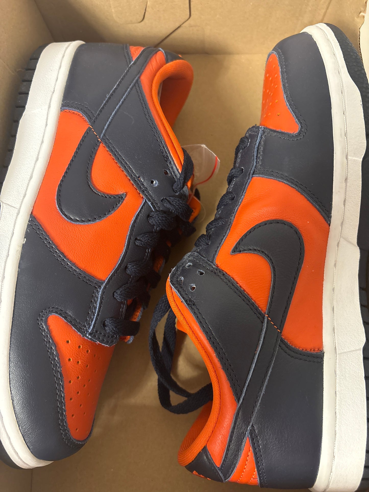 Nike Dunk Low in dunkelblau/orange, Größe 38,5