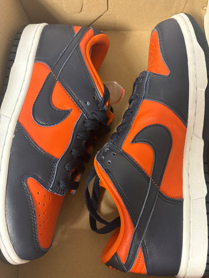 Nike Dunk Low in dunkelblau/orange, Größe 38,5