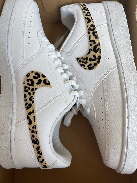 Nike Court Vision low, Gr. 40,5 in weiss/tiger
