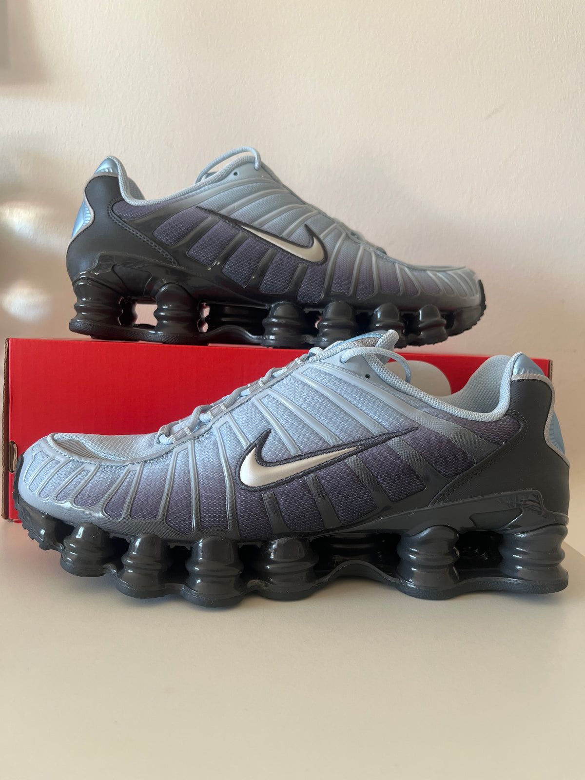 Nike Shox TL in schwarz/Blautöne, Größe 43