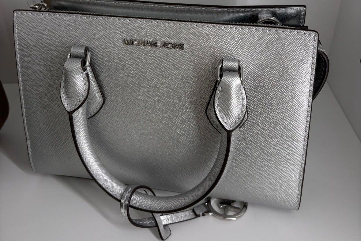 Michael Kors Tasche Sheila silber