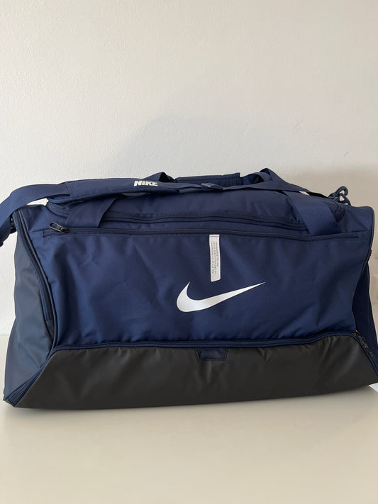 Nike Sporttasche in dunkelblau, 95 Liter