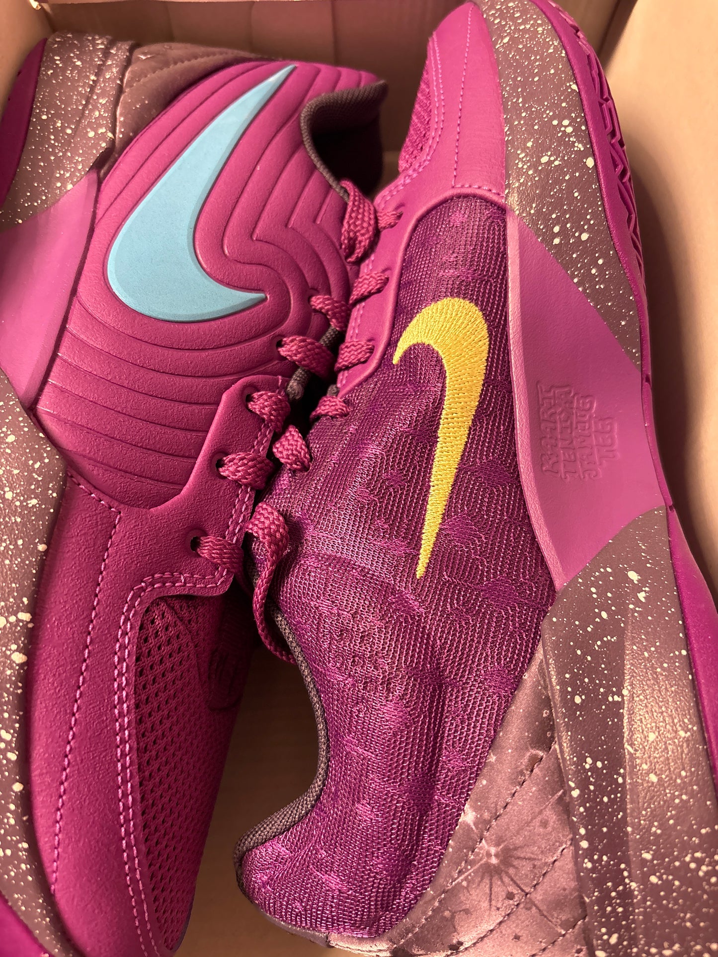 Nike JA2 lila, Größe 46