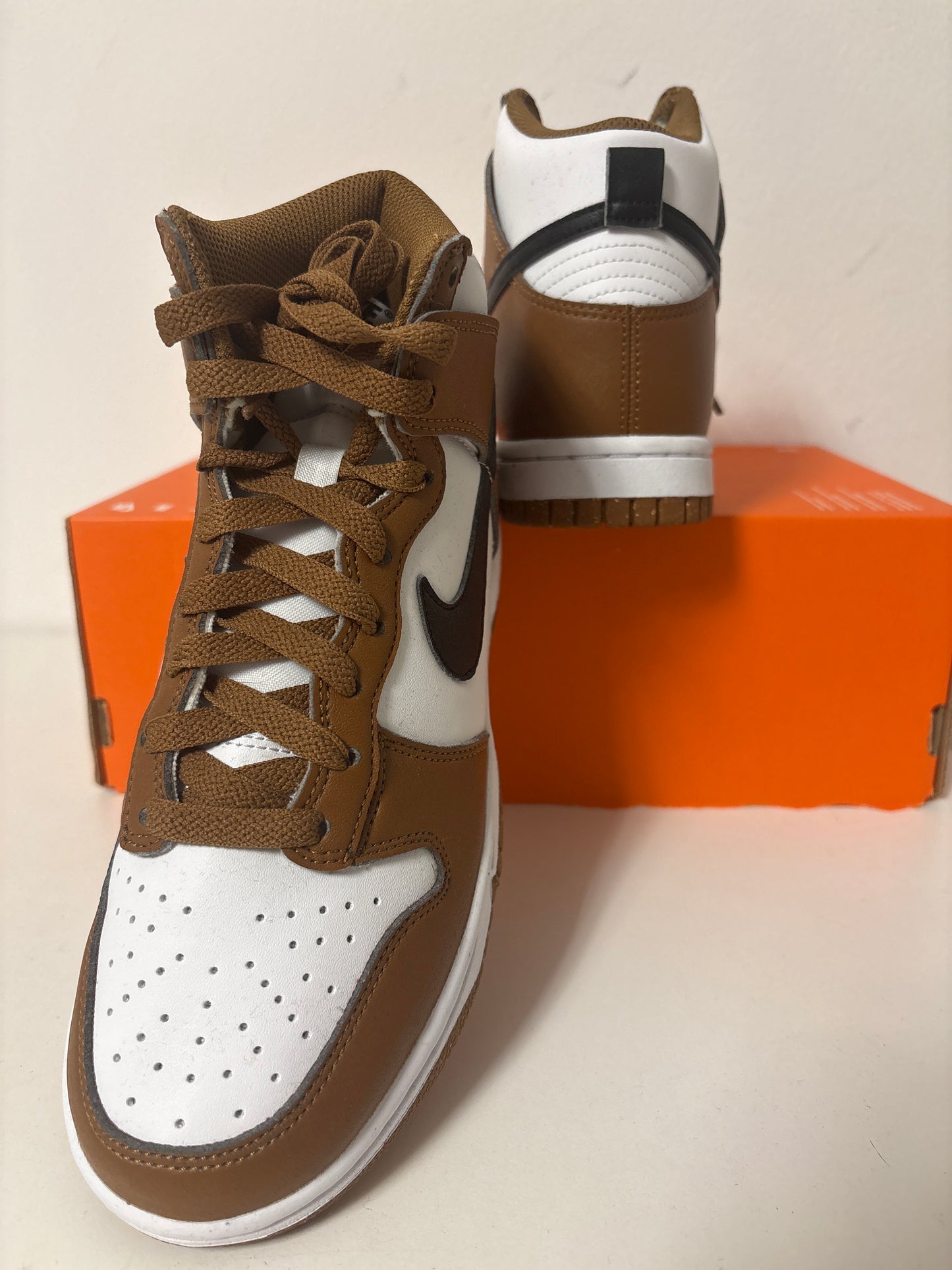 Nike Dunk High, braun /schwarz/weiss, Größe 37,5