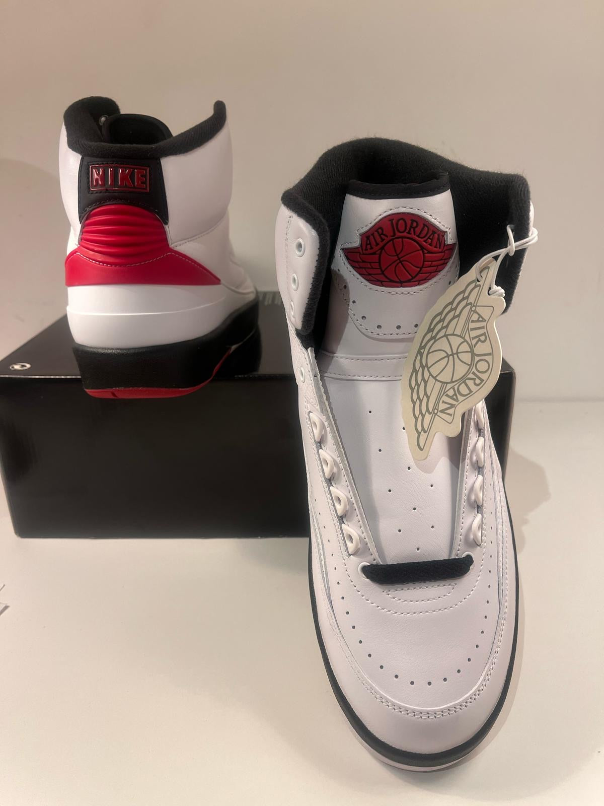 Air Jordan 2 Retro weiss/schwarz/rot, Größe Größe wählbar