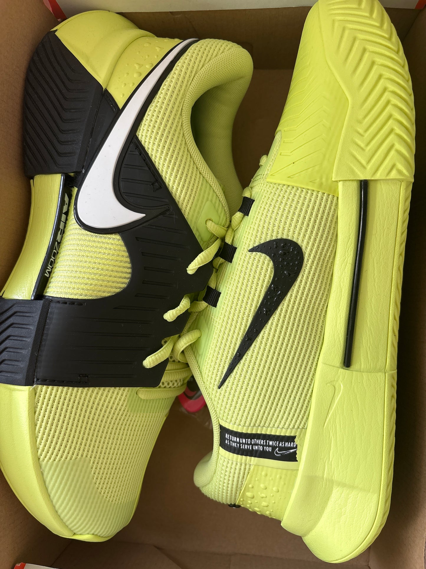 Nike Zoom GP Challenge 1, Größe 42,5 in gelb/schwarz