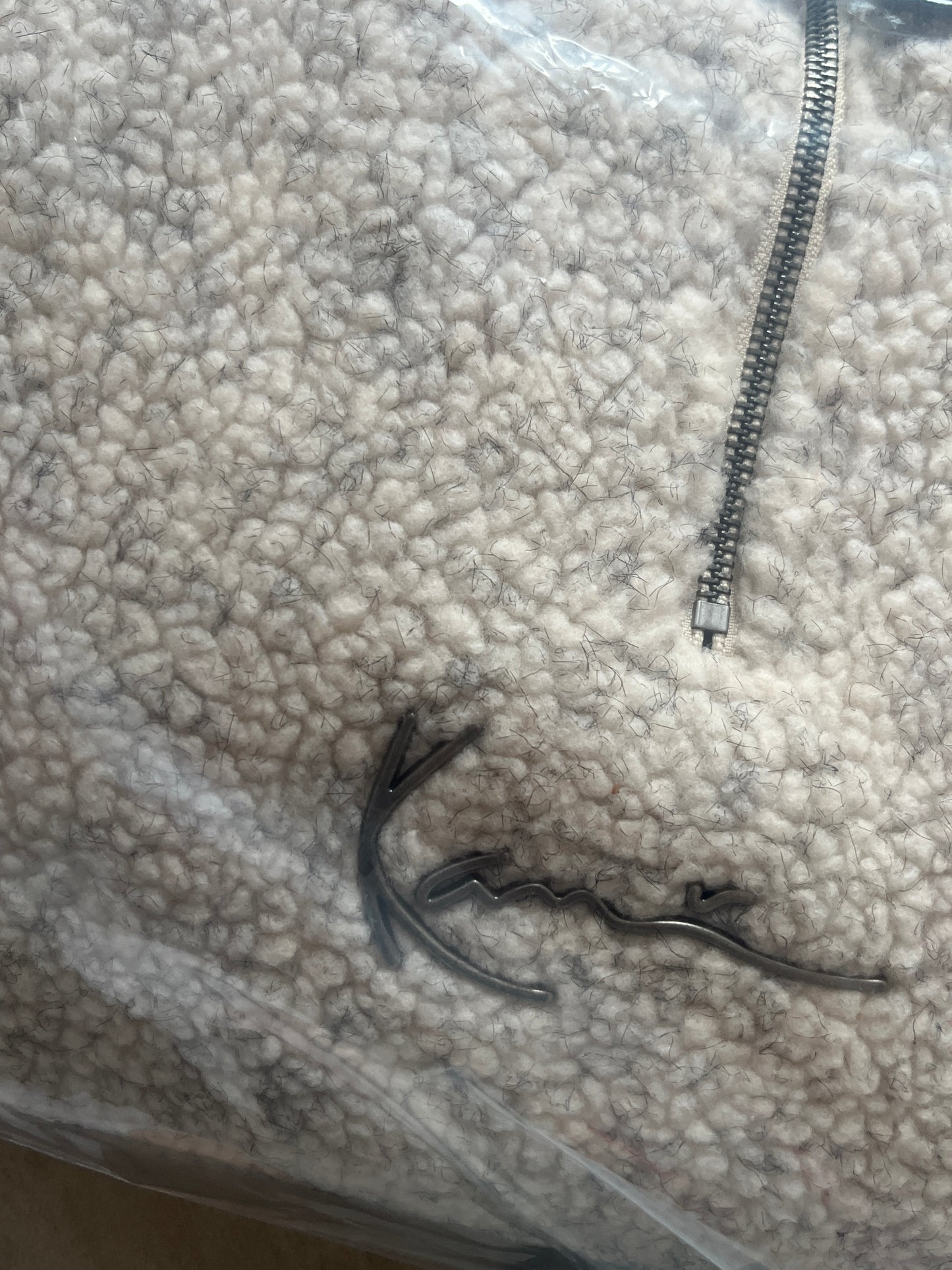 Karl Kani Plüsch Zipper in beige, Größe XS