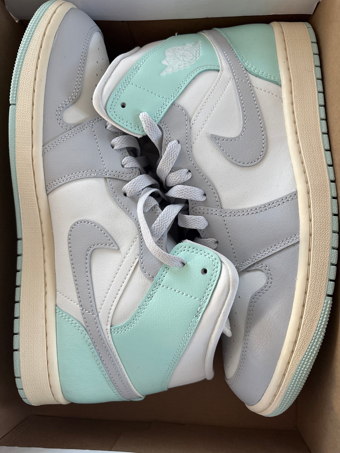 Nike Air Jordan 1 Mid in grau/türkis/weiss, Größe 42,5