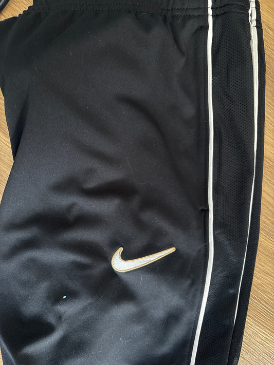 Nike Jogginghose, schwarz/gold/weiss, Größe wählbar
