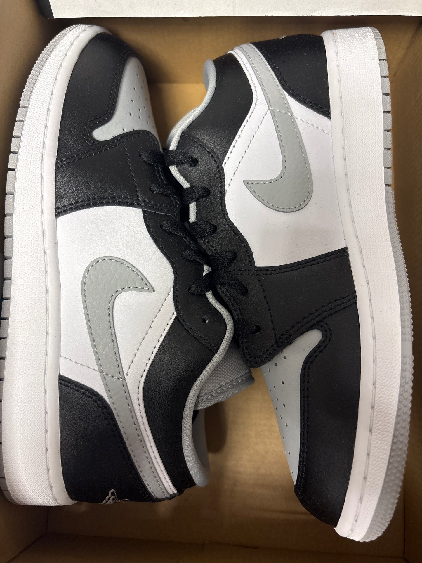 Nike Jordan Low, in weiss/schwarz/grau, Größe 38,5