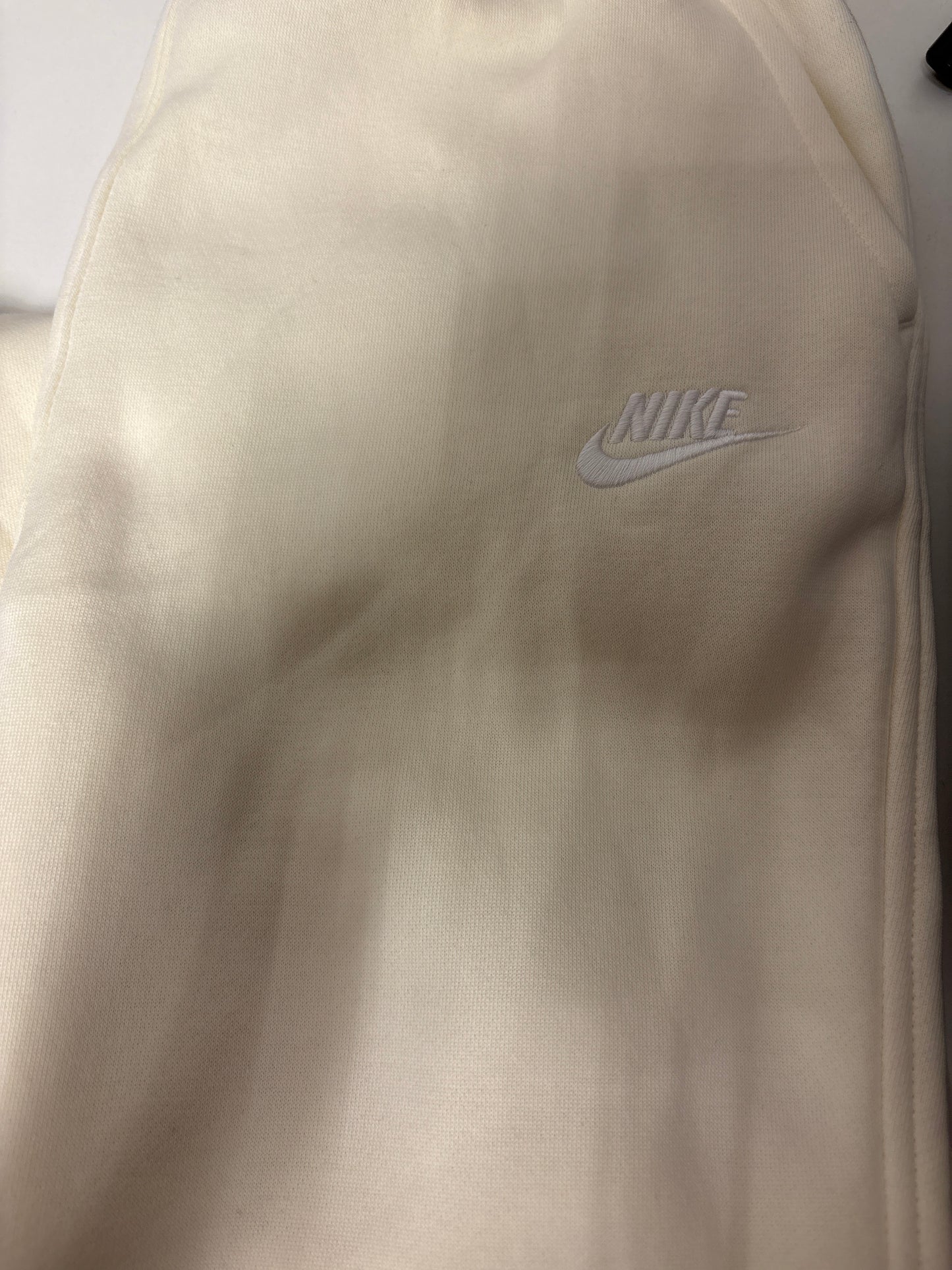 Nike Kinder Jogginghose in hellcreme, Größe wählbar