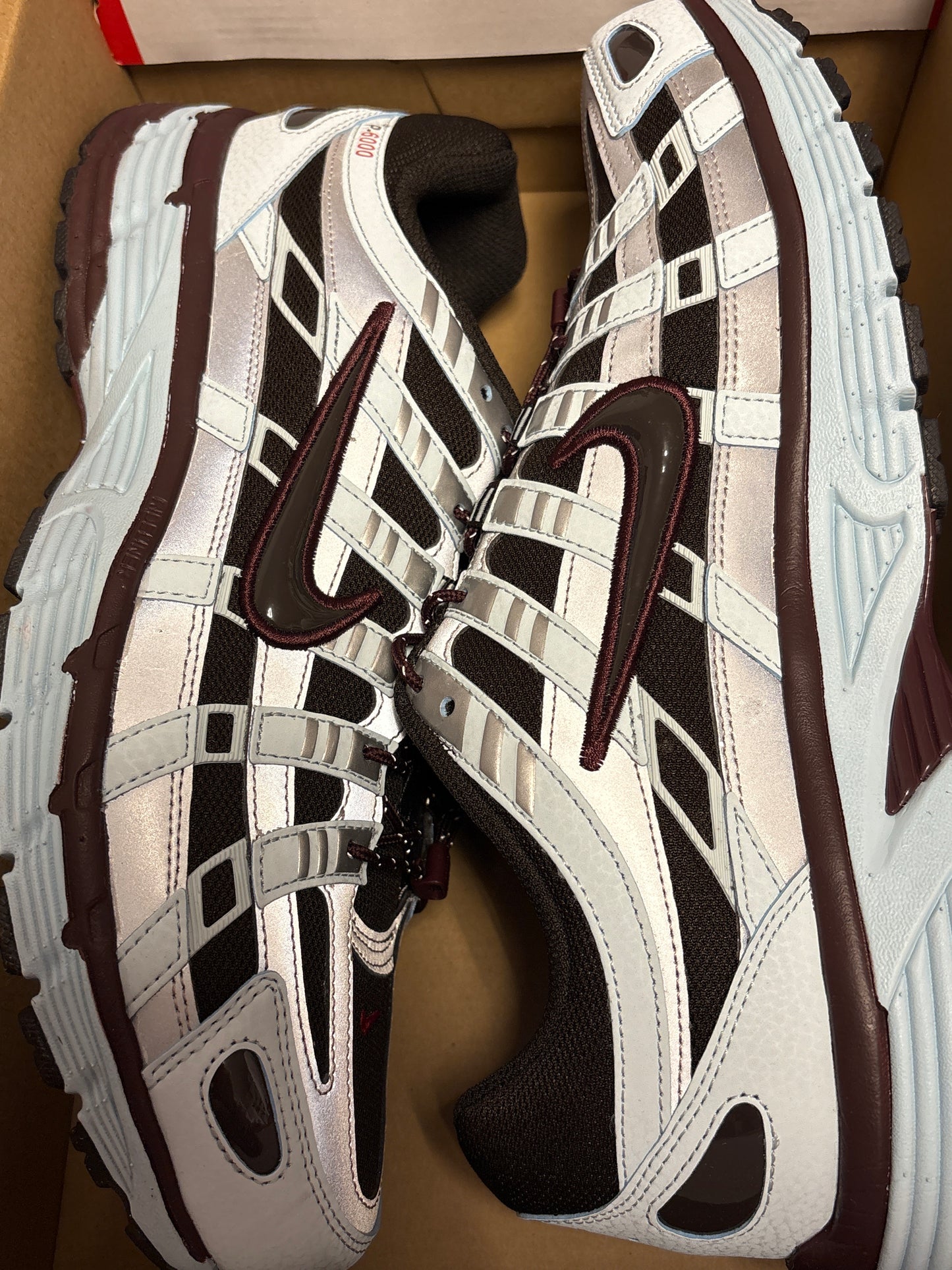 Nike P-6000 in hellblau/braun, Größe 44,5