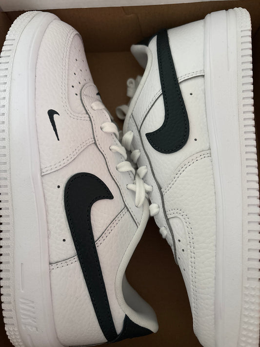 Nike Air Force 1 weiss/schwarz, Größe 35