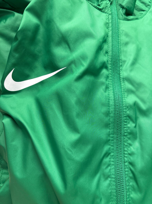 Nike Regenjacke/Trainingsjacke in grün/weiss, Größe M
