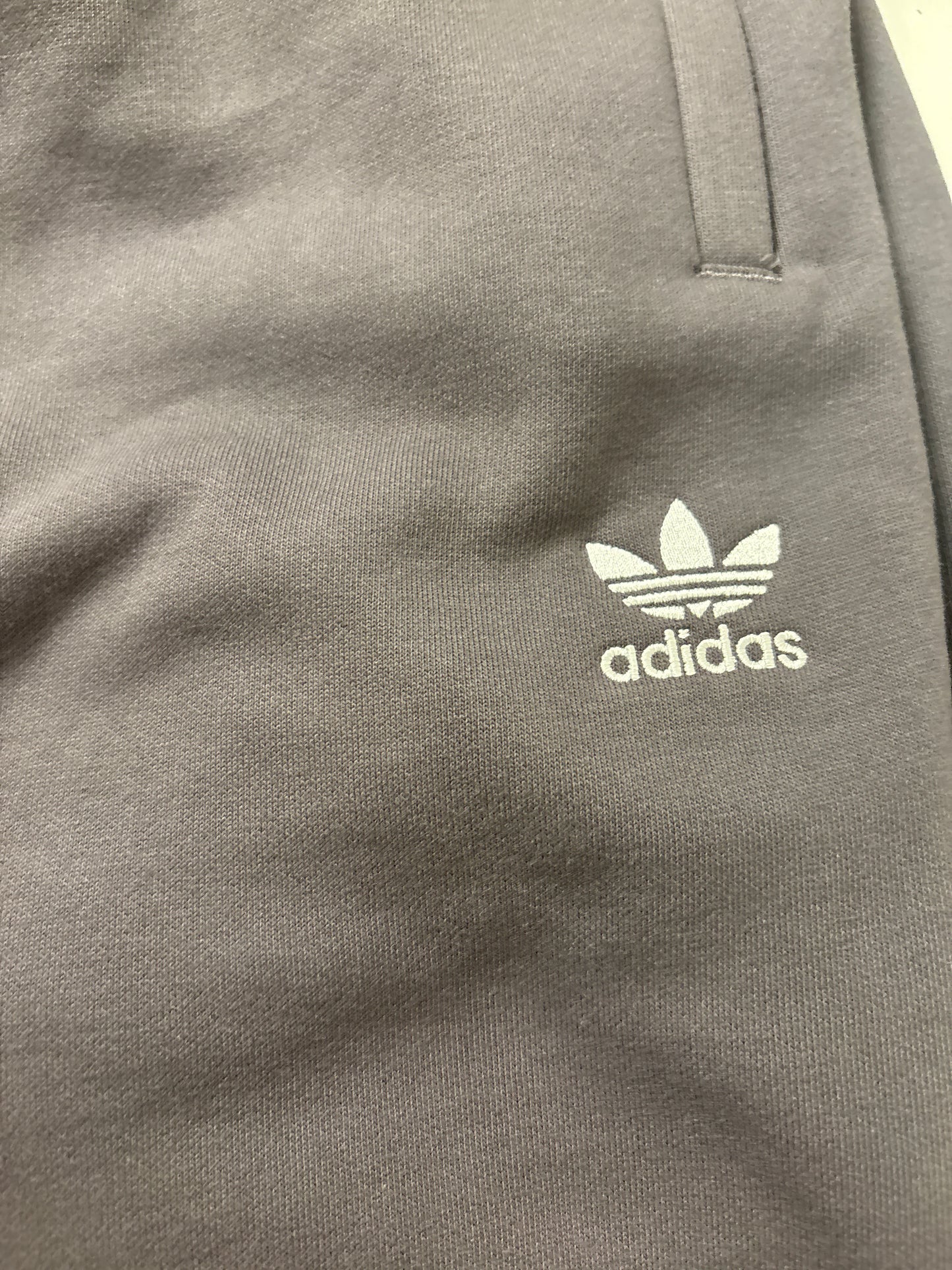 Adidas kurze Hose, dunkelgrau , Größe wählbar
