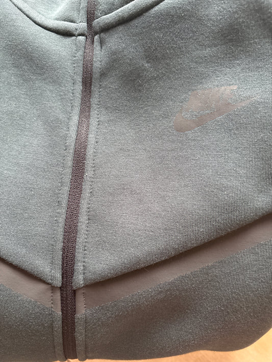 Nike Frauen Techjacke, dunkel, Größe wählbar
