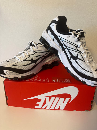 Nike Shox Ride 2 in weiß/schwarz, Größe 44