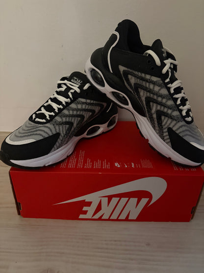 Nike Air Max TW in schwarz/grau/weiss, Grösse wählbar