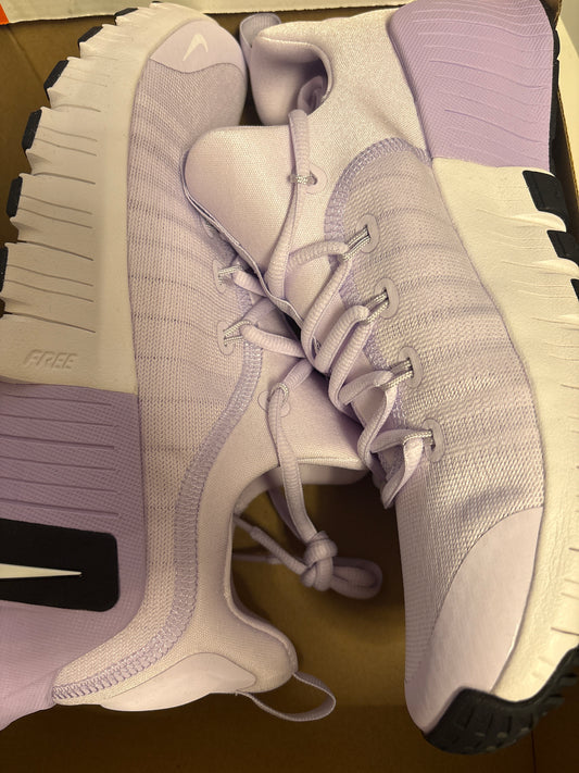 Nike Free Metcon 6, Größe 42 in Flieder