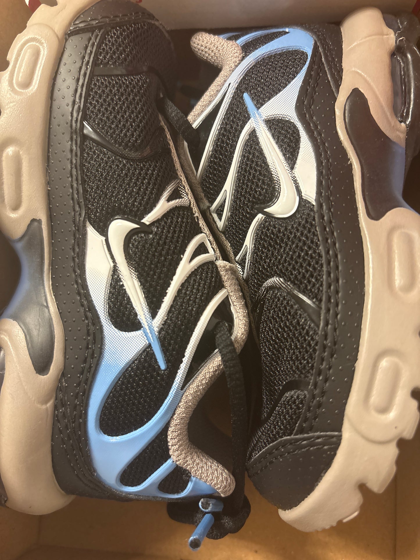Nike Air Max Plus TN in schwarz/weiss/blau, Gr.25