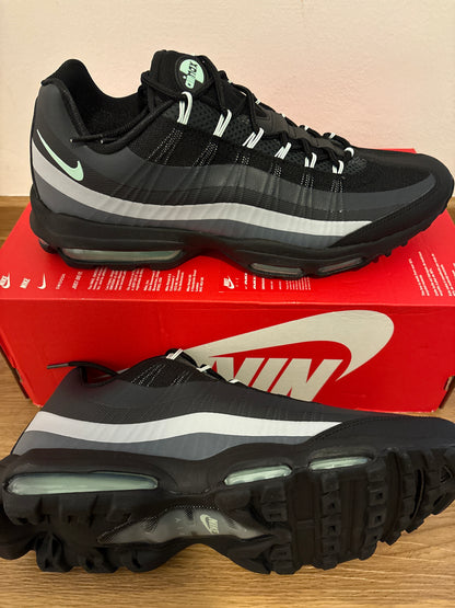 Nike Air Max 95 UL in schwarz/grau/türkis, Größe 47,5