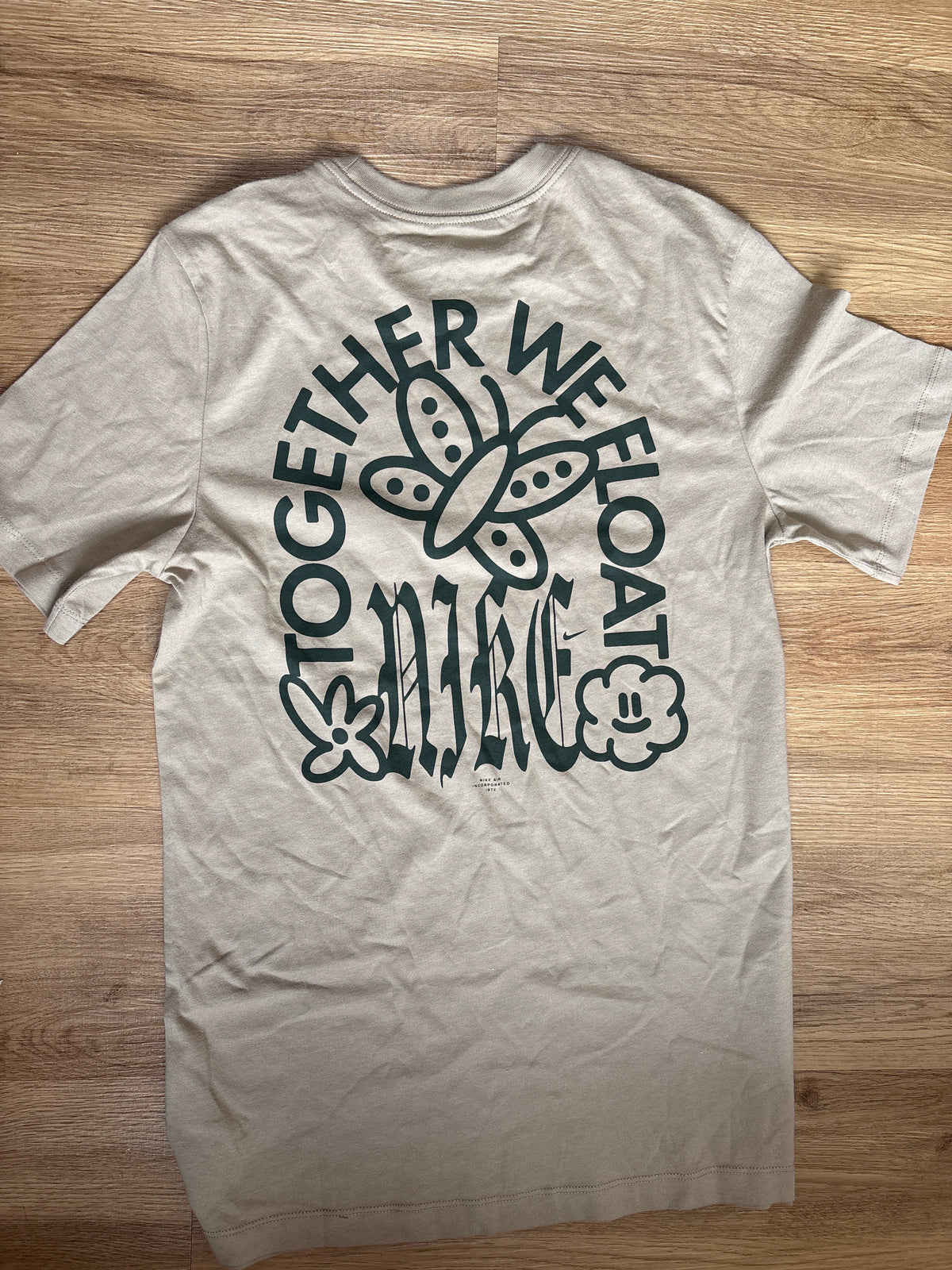 Nike Shirt, Größe S in beige/backprint