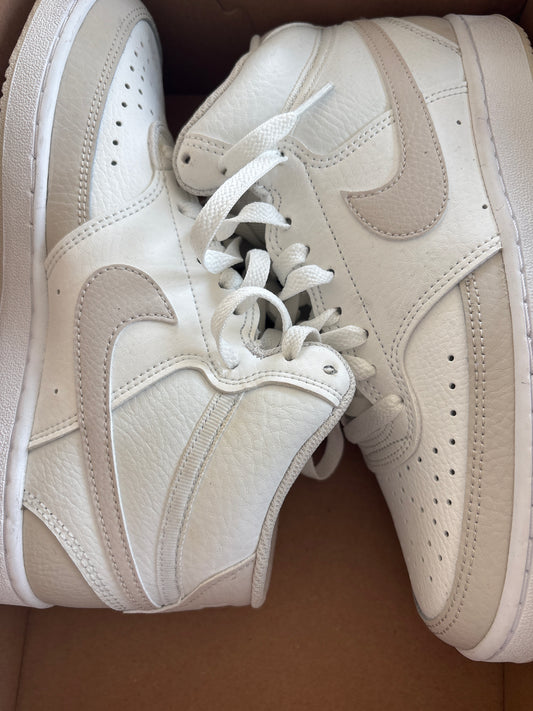 Nike Court Vision Mid , Gr. 37,5 in weiss/beige