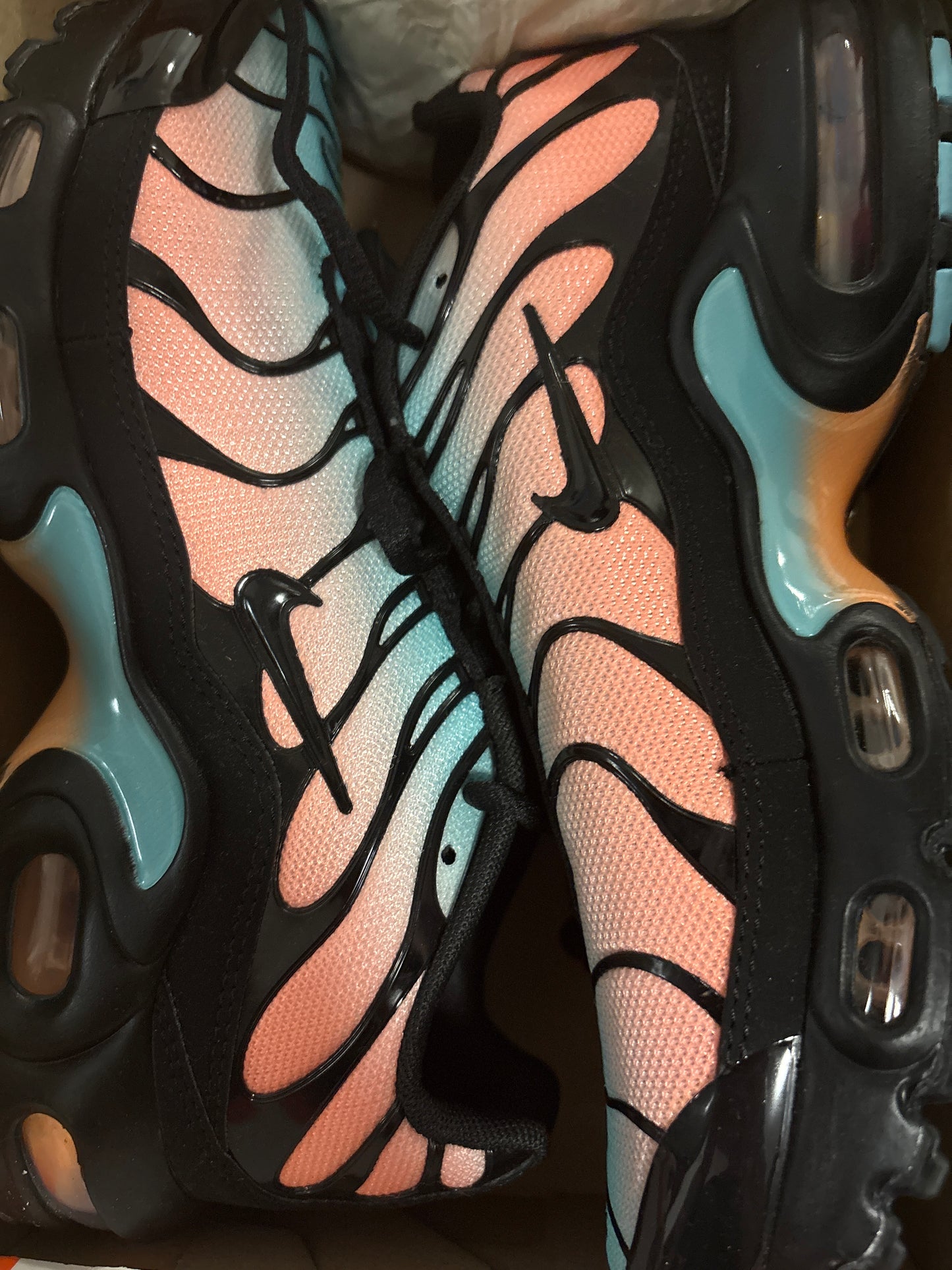 Nike AirMax Plus TN in schwarz/bunt, Gr. 42